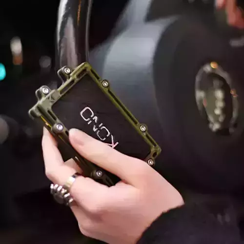 I33 - minimalistic yet fully functional wallet