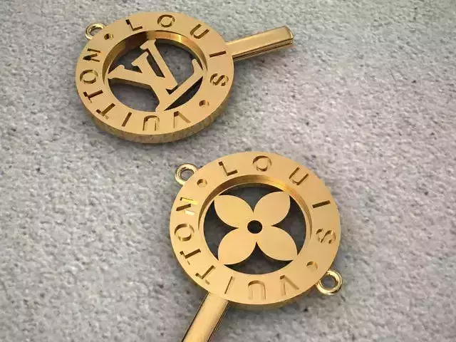 Pendant earring fashion