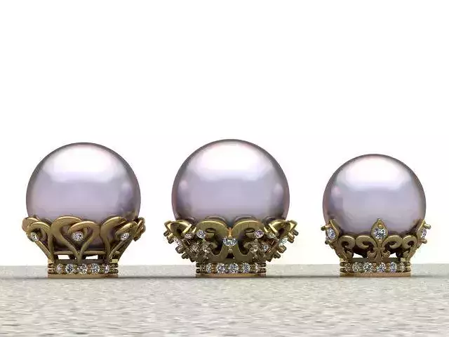 Queen crown pendant with pearl