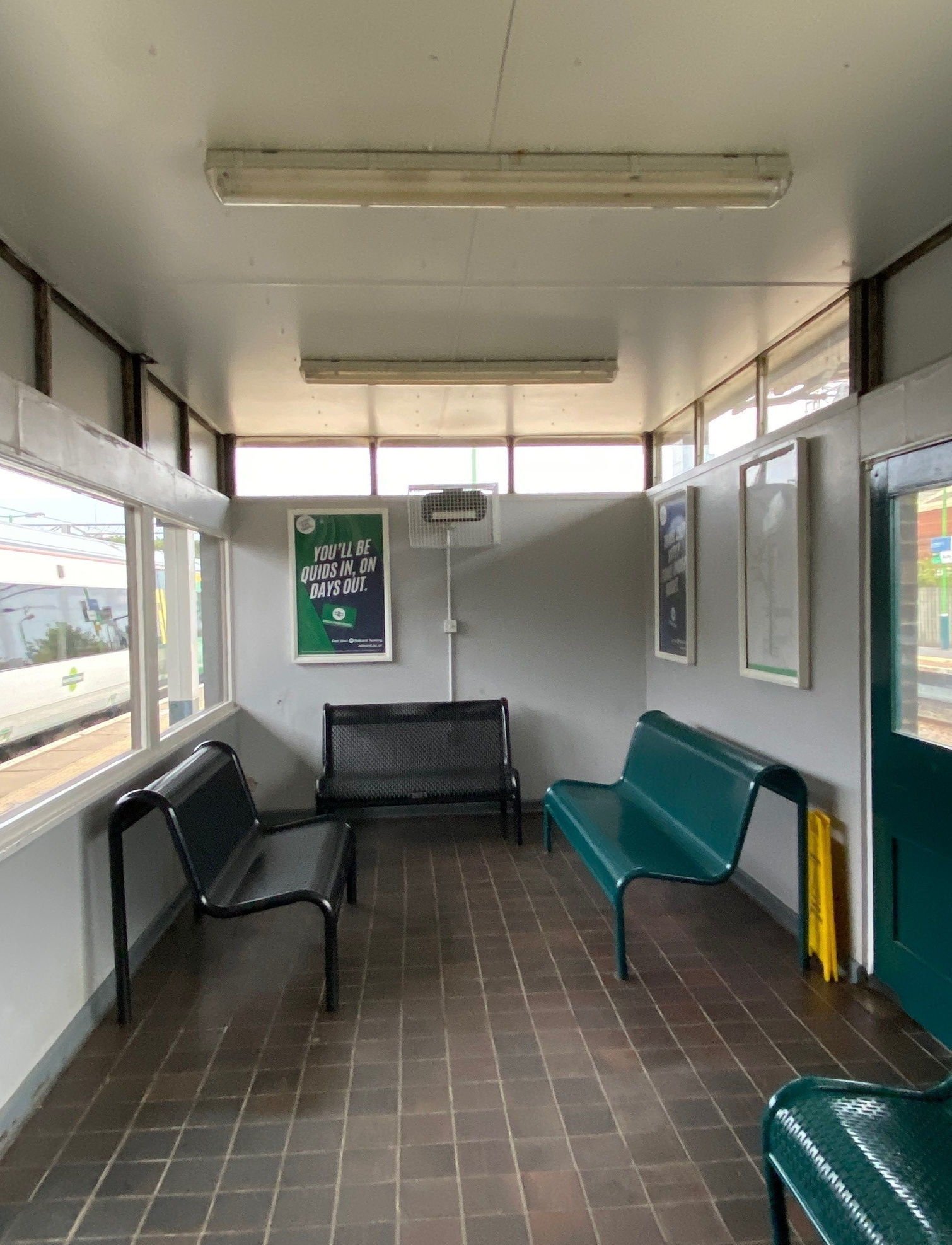 Model Railway - Platform Waiting Room 3D print model_19