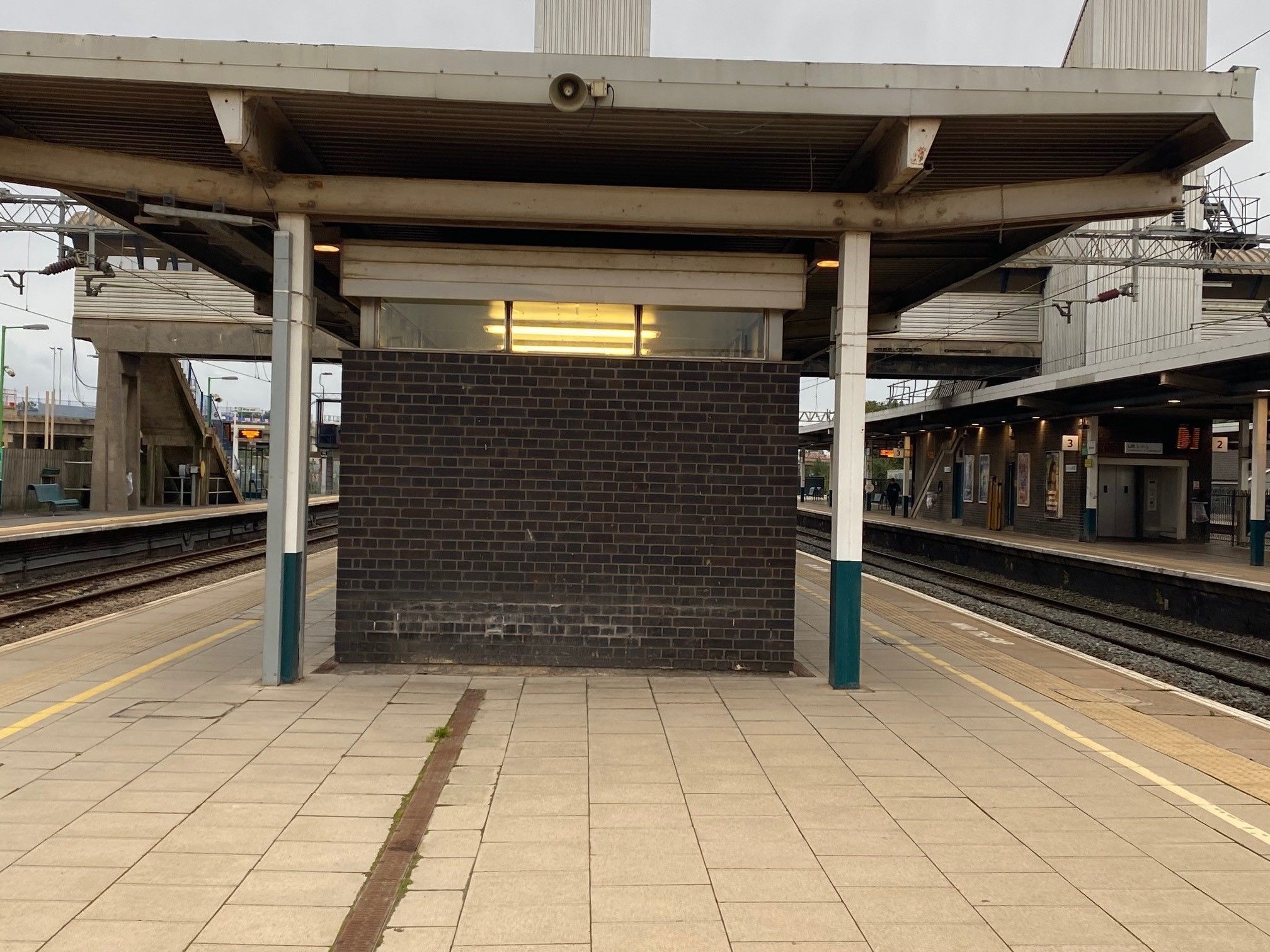 Model Railway - Platform Waiting Room 3D print model_18