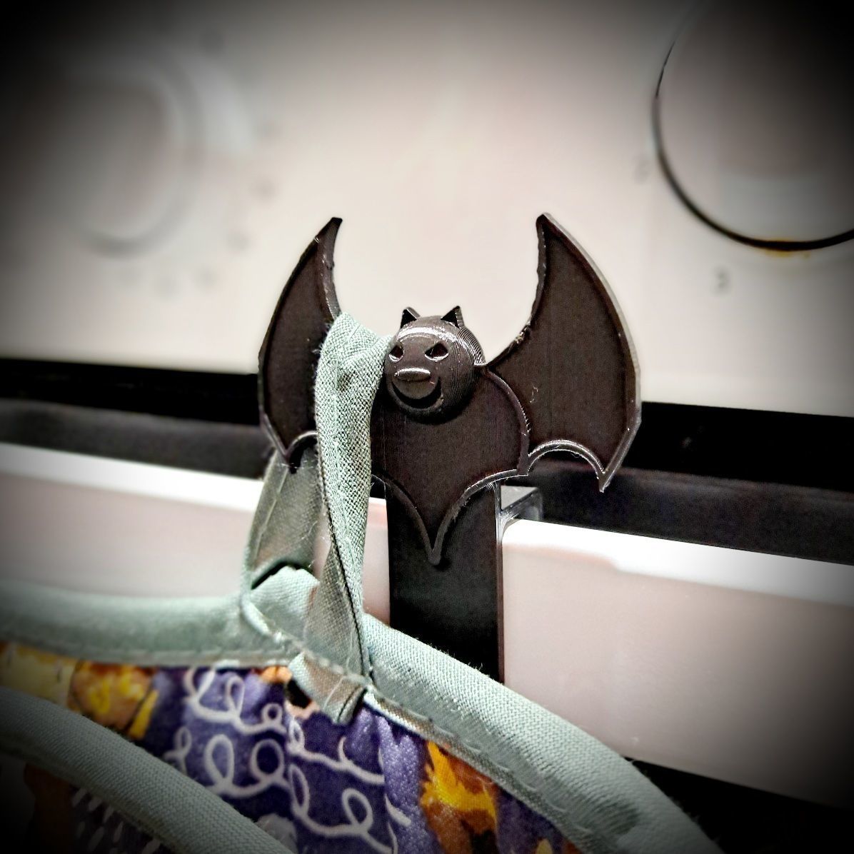 Halloween Bat Oven Handle Hook 3D print model_2
