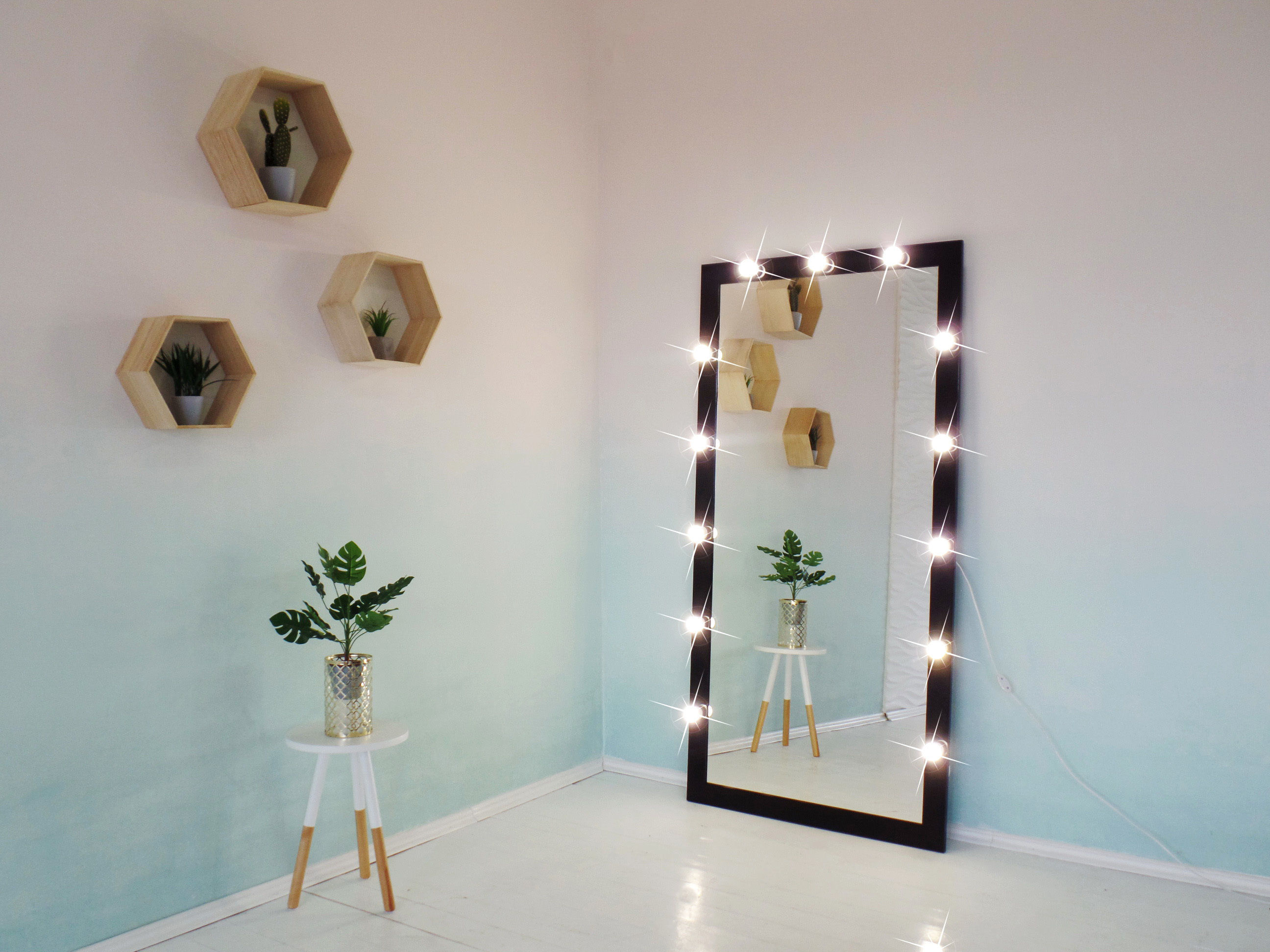 Shelf Decor Decorative shelves Free low-poly 3D model_2