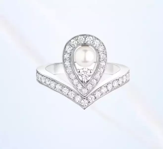 Chaumet ring with pearl 3D print model_0