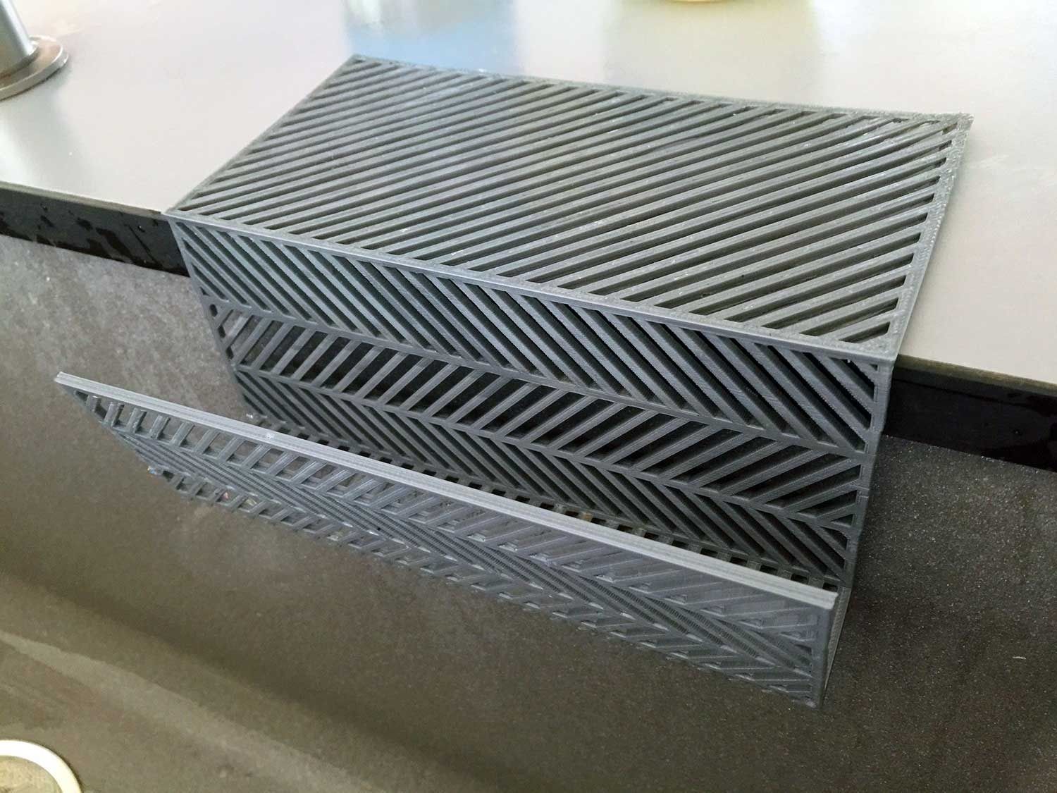 007g - Sponge Holder - Side mount - Angular pattern -  3D print model_1