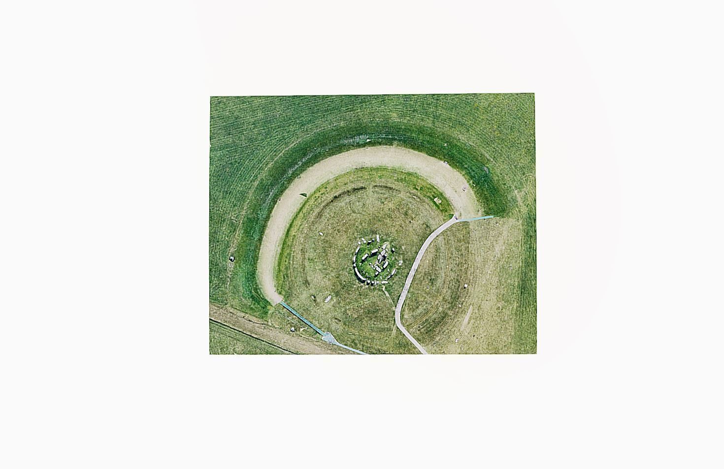 Stonehenge circular mound in middle of grassy field Low-poly 3D model_6