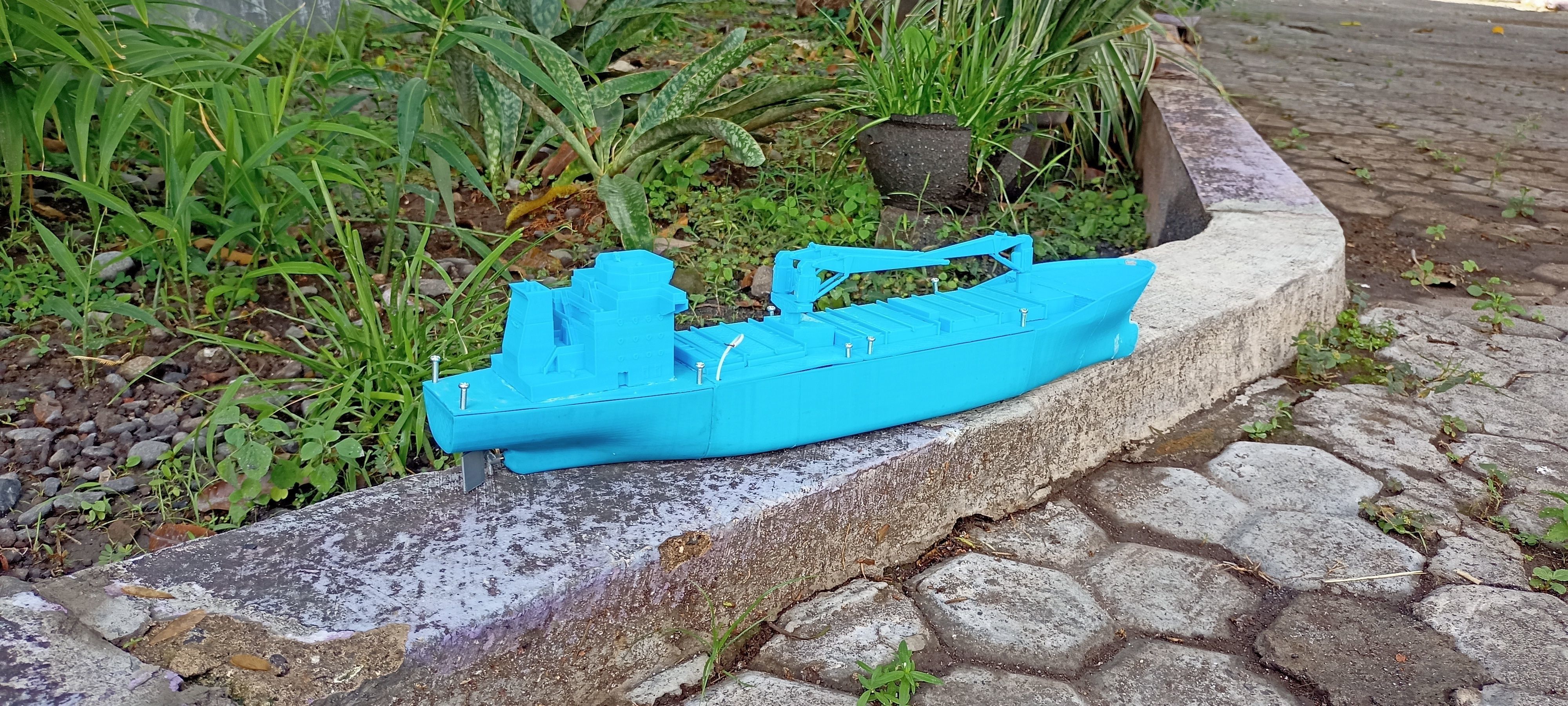 cargo ship miniature for RC 3D print model_1