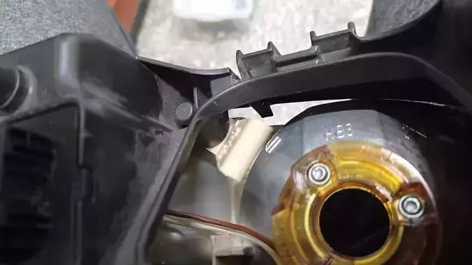 Volvo C70 2003-2004 Jewel headlight center knob removal tool