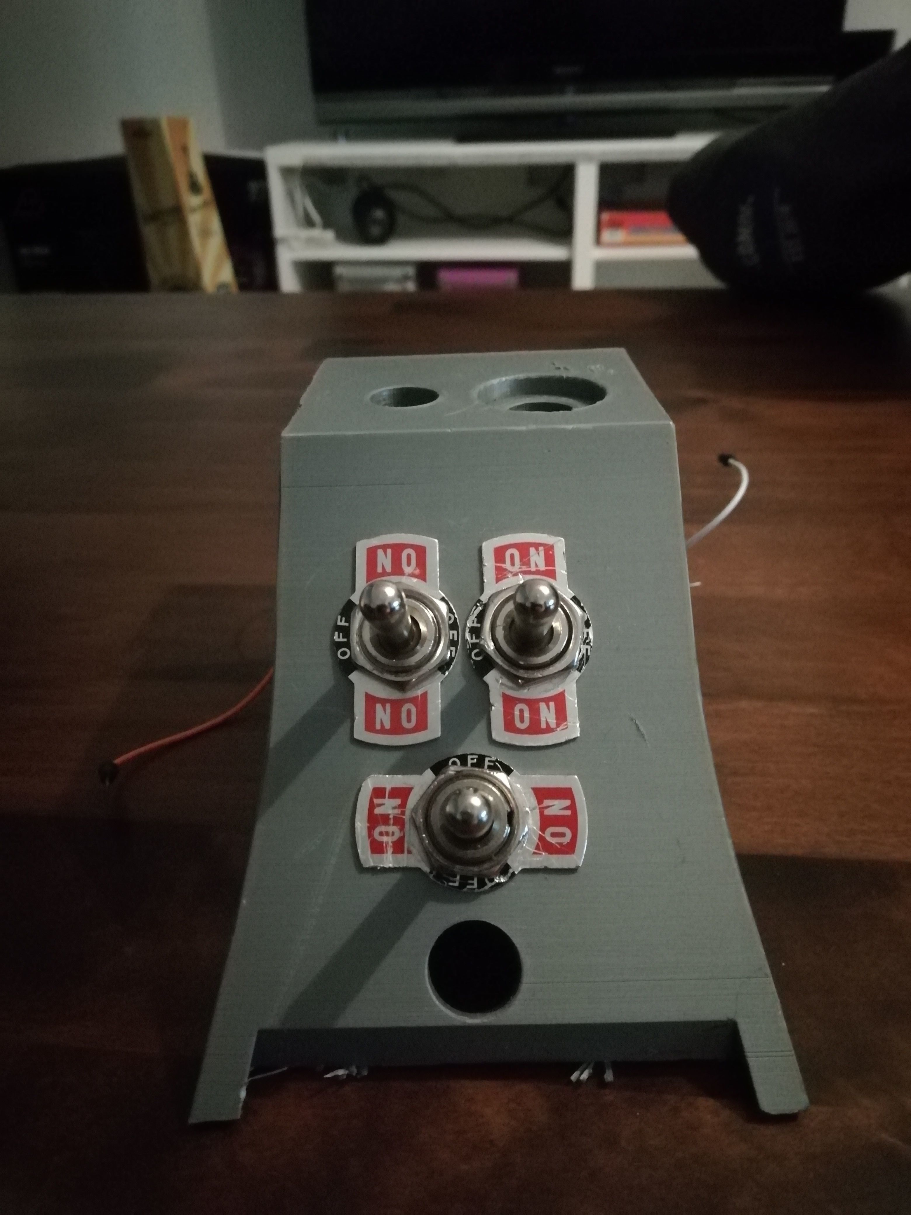 Button box for 3 switches and 2 buttons 3D print model_4