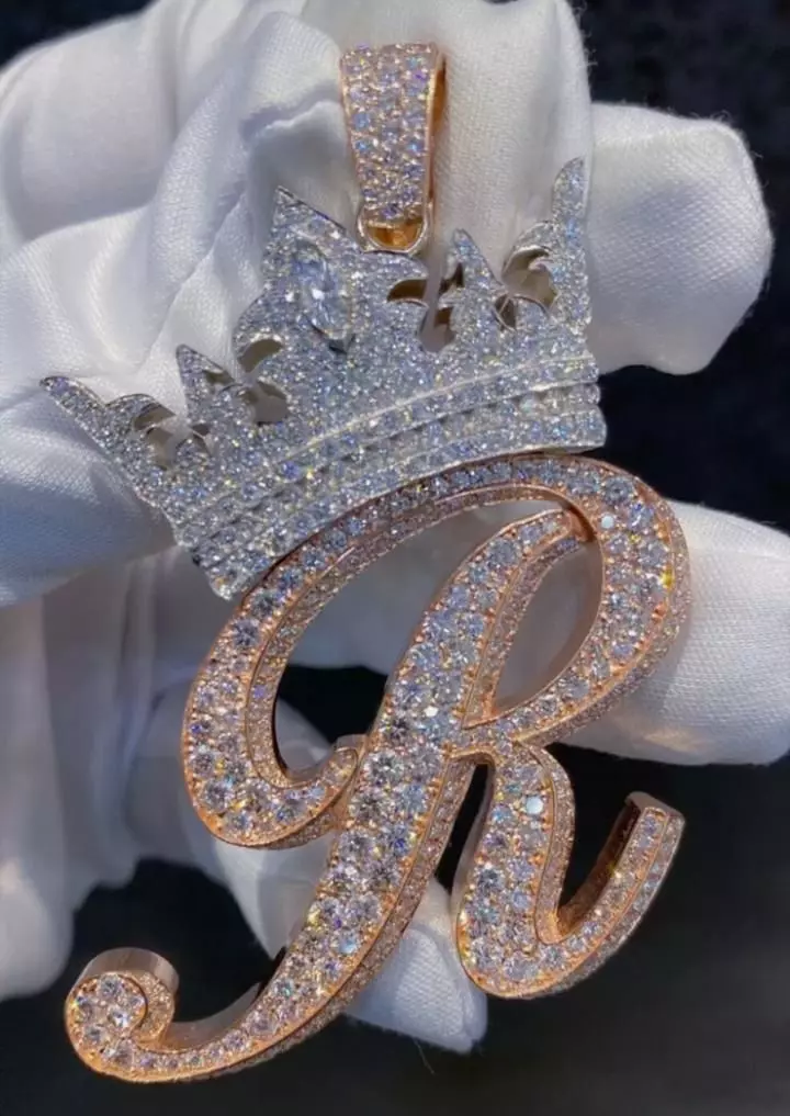 hip hop R crown loop 3D print model_0