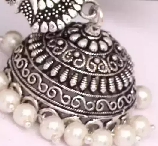 EARING oval peridot stone and gold earrings