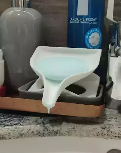soap dish with water drainage