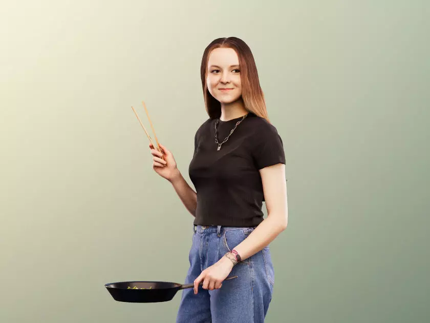 Malina 12095 - Cooking Girl With Chopsticks Low-poly 3D model_0
