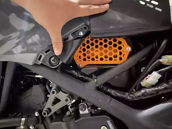 Yamaha R3 or MT-03 airbox Mod cover