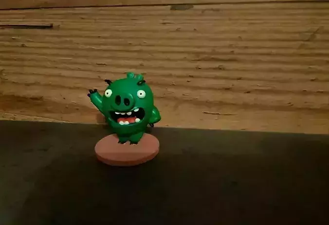 Angry birds scary piggy