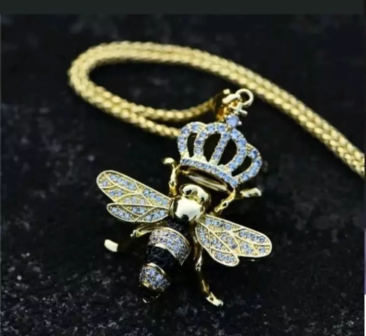 Bee pendent 3D print model_0