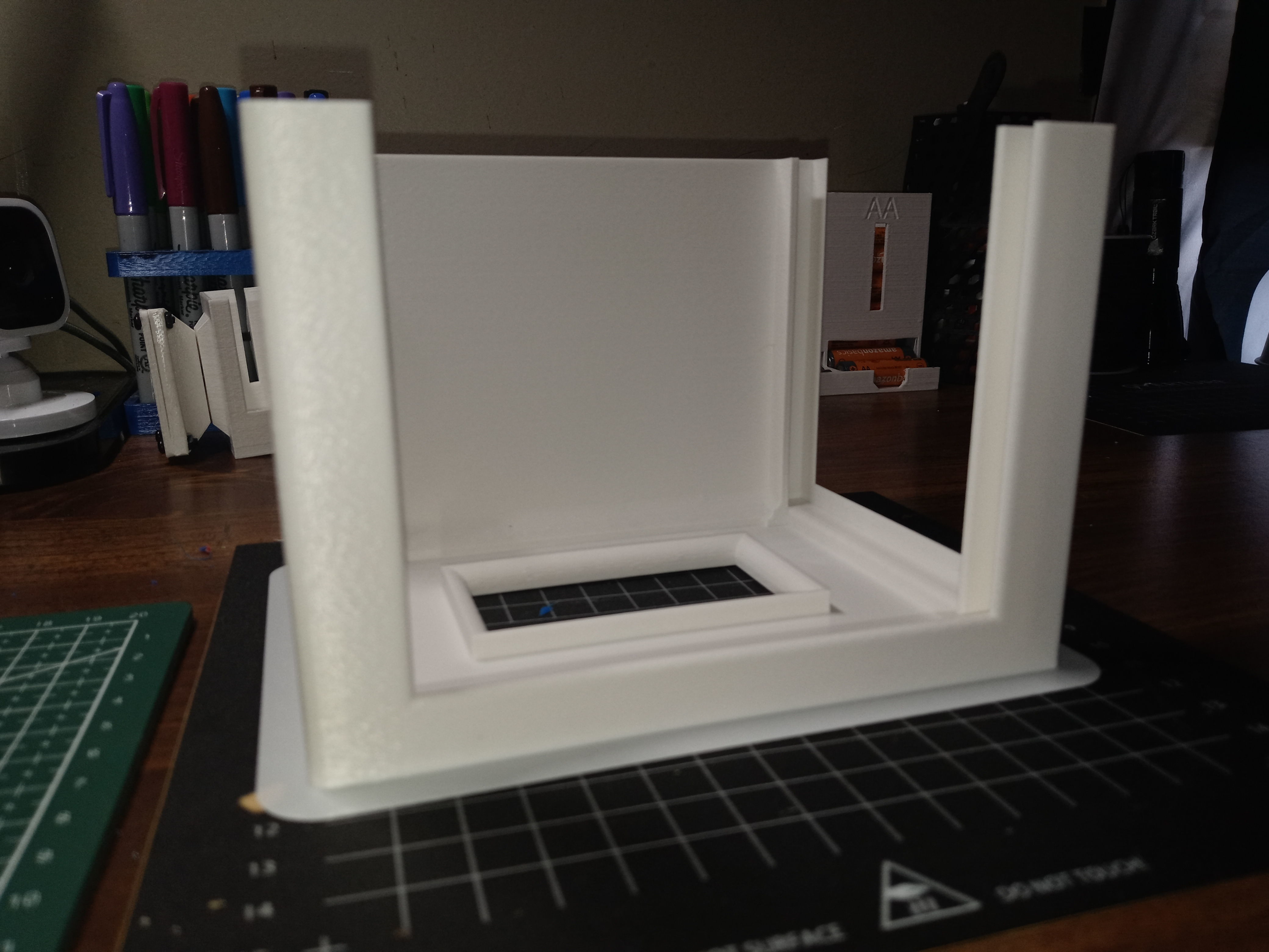 Lithophane box for interchangeable 100mm and 125mm lithophanes 3D print model_2