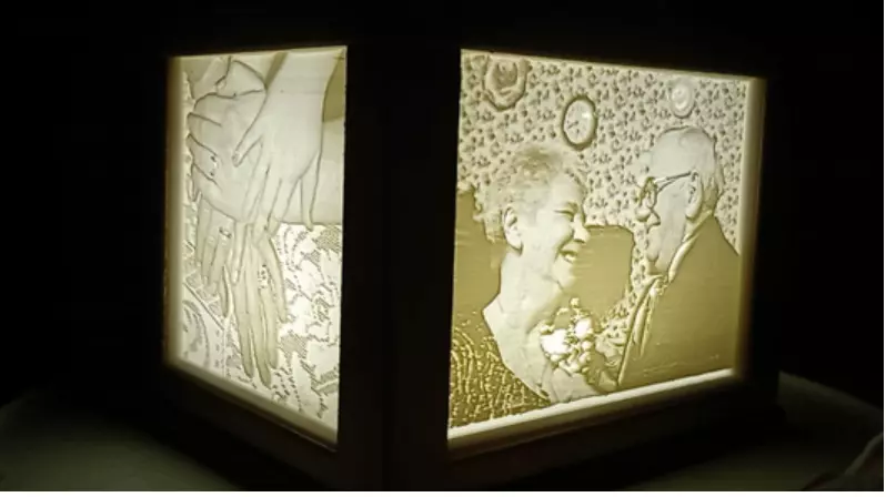 Lithophane box for interchangeable 100mm and 125mm lithophanes 3D print model_0