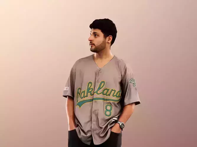 Sahin 12182 - Walking Mediterranean Man