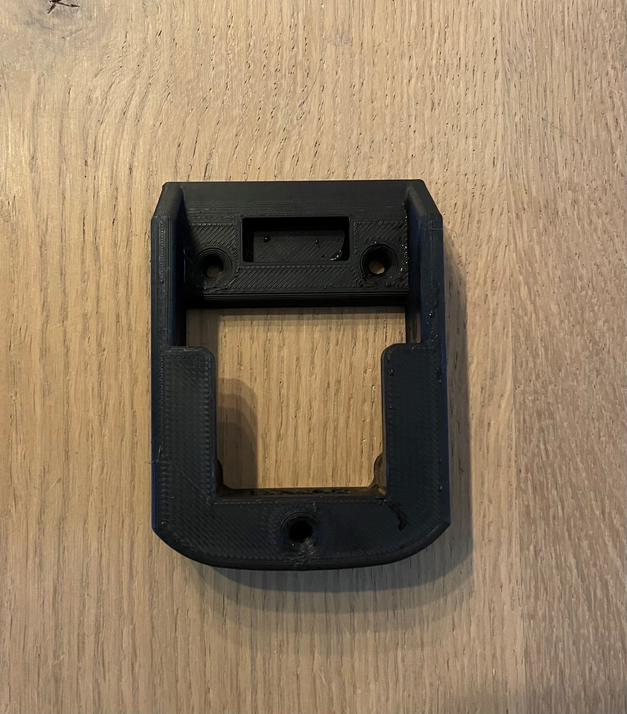 DEWALT BATTERY WALL MOUNT 3D print model_2