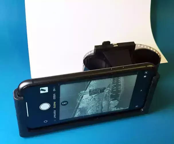 Simple 35 mm Films Scanner for iPhone 11