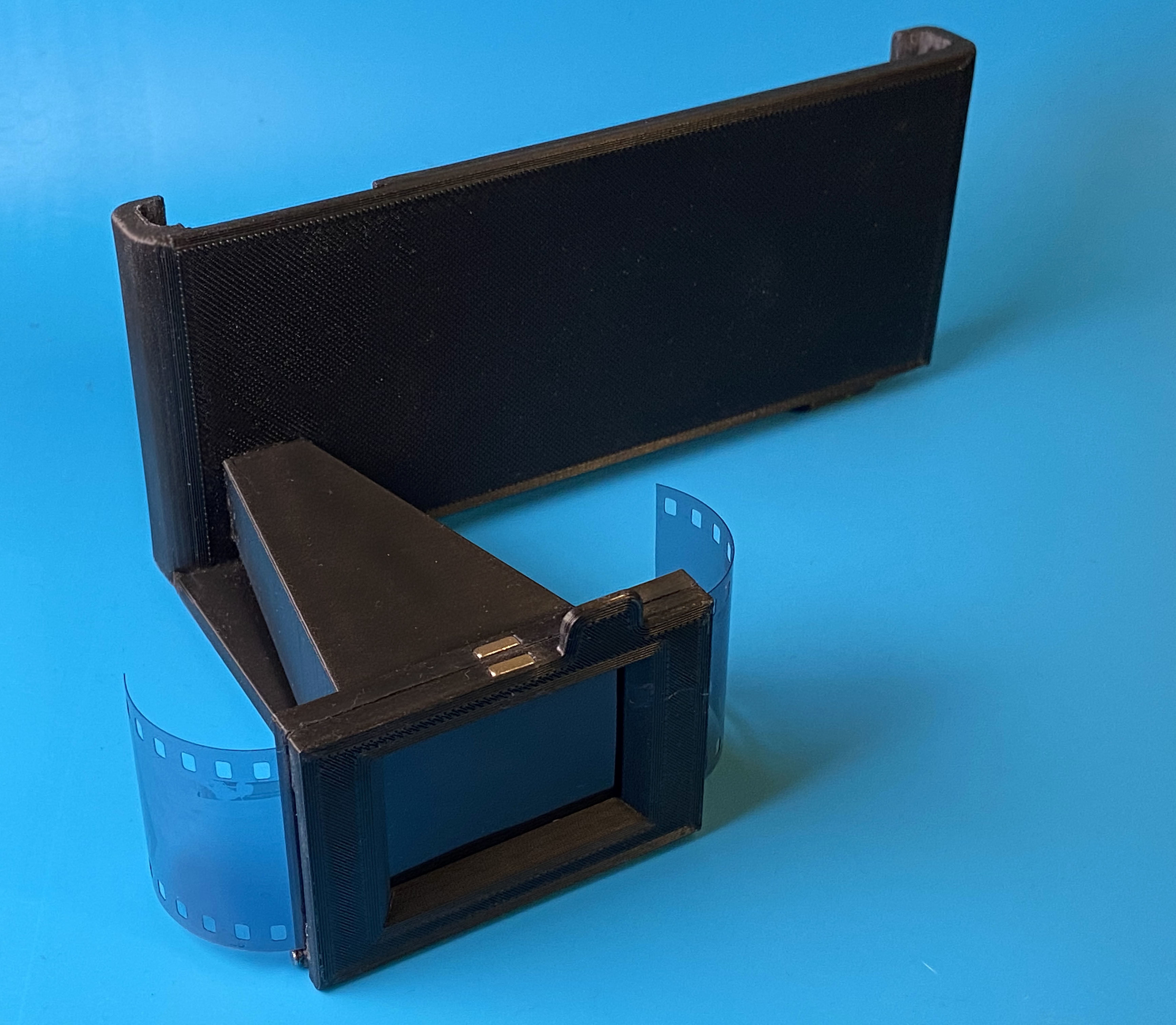 Simple 35 mm Films Scanner for iPhone 11 3D print model_1