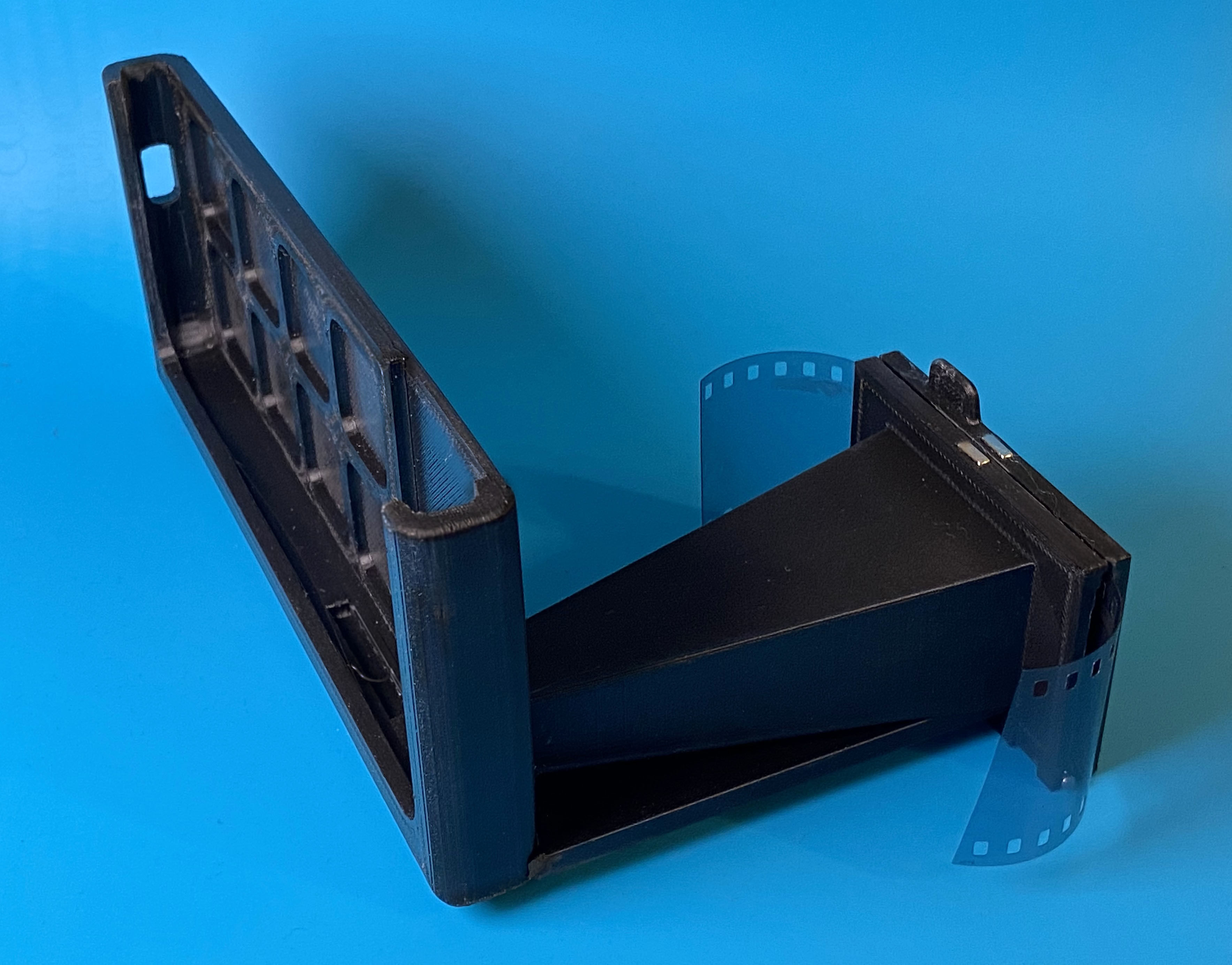 Simple 35 mm Films Scanner for iPhone 11 3D print model_3