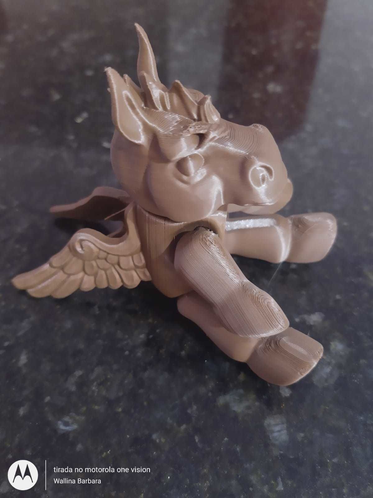 ARTICULATED PEGASUS - FLEXIBLE PEGASUS PHONE HOLDER 3D print model_2