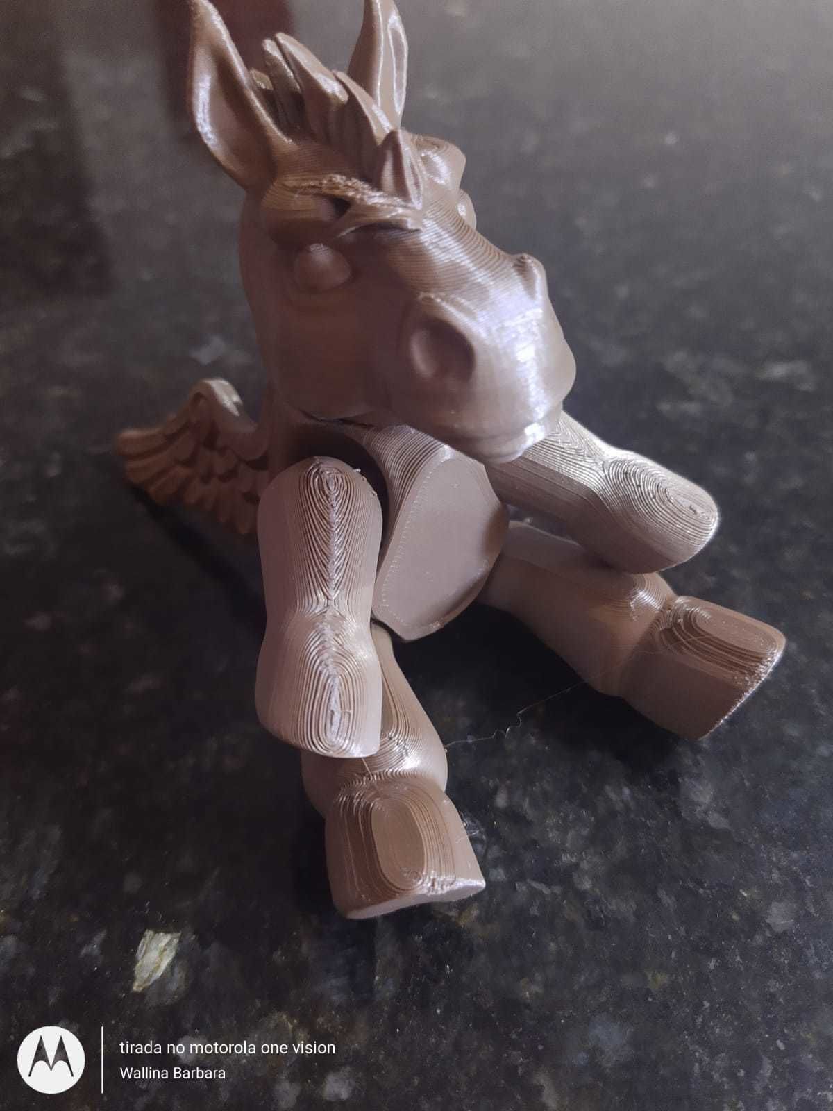 ARTICULATED PEGASUS - FLEXIBLE PEGASUS PHONE HOLDER 3D print model_1