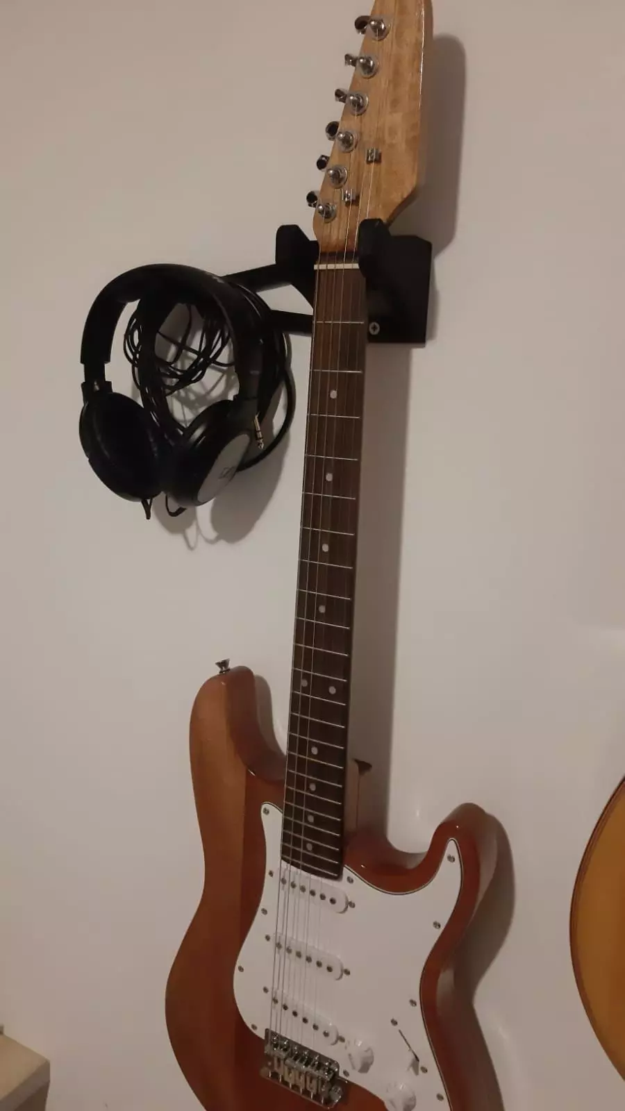 GUITAR AND HEADPHONES HANGER 3D print model_0