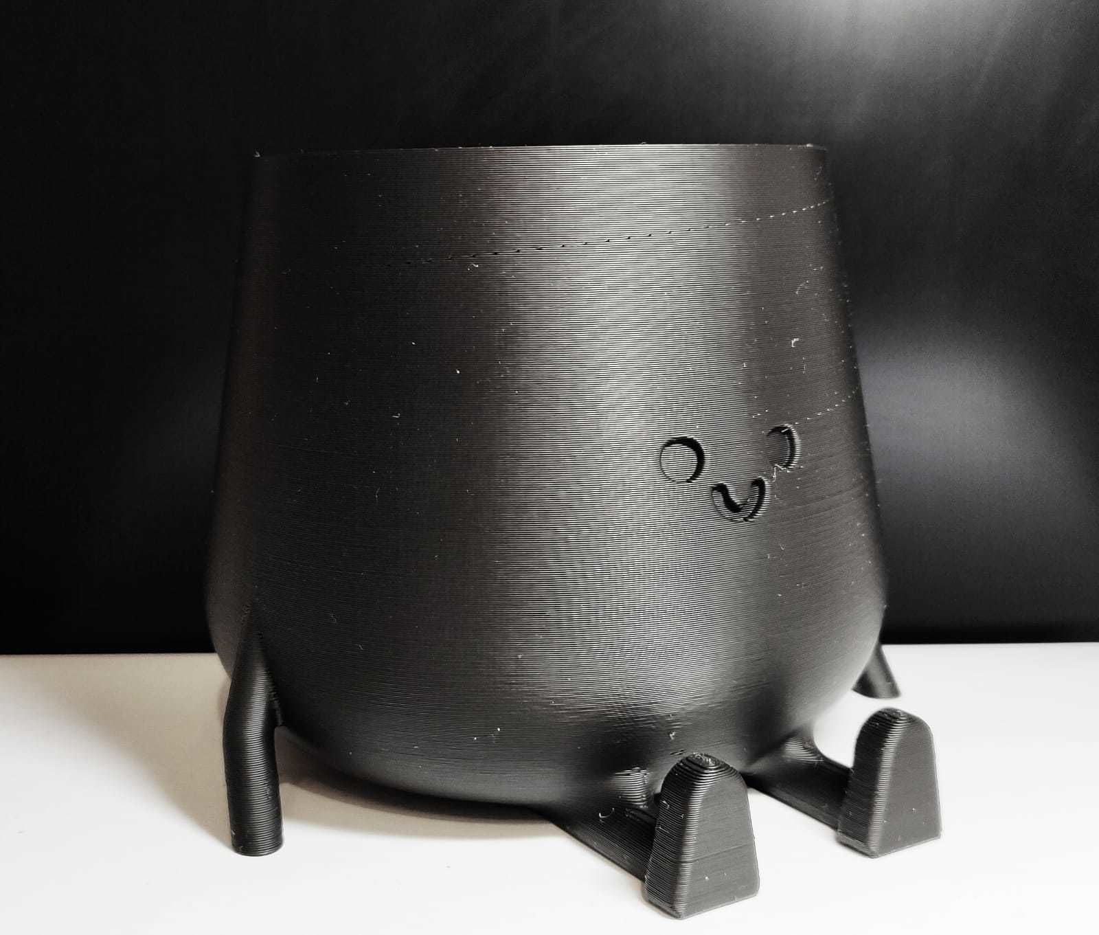 3D Printed Sitting Smiley Pot 3D print model_2