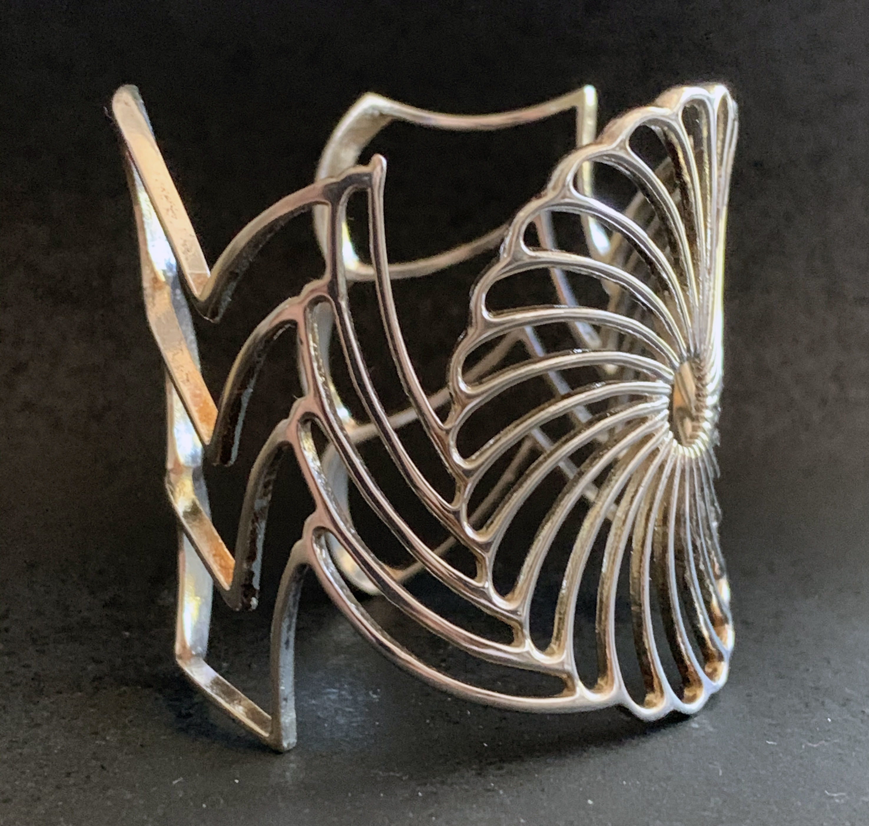 Radial Lattice Bracelet printable 3d model 3D print model_2