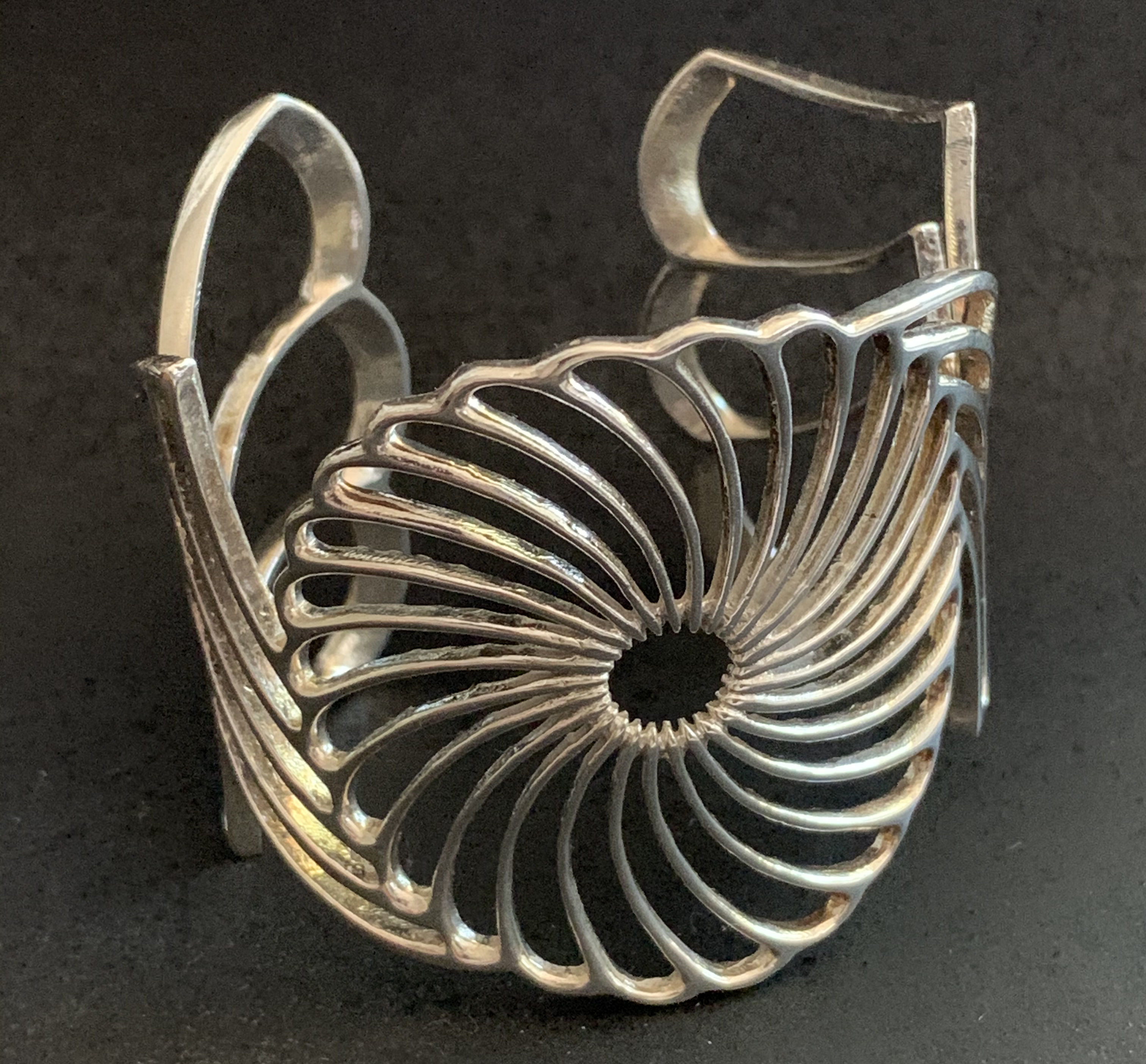 Radial Lattice Bracelet printable 3d model 3D print model_6