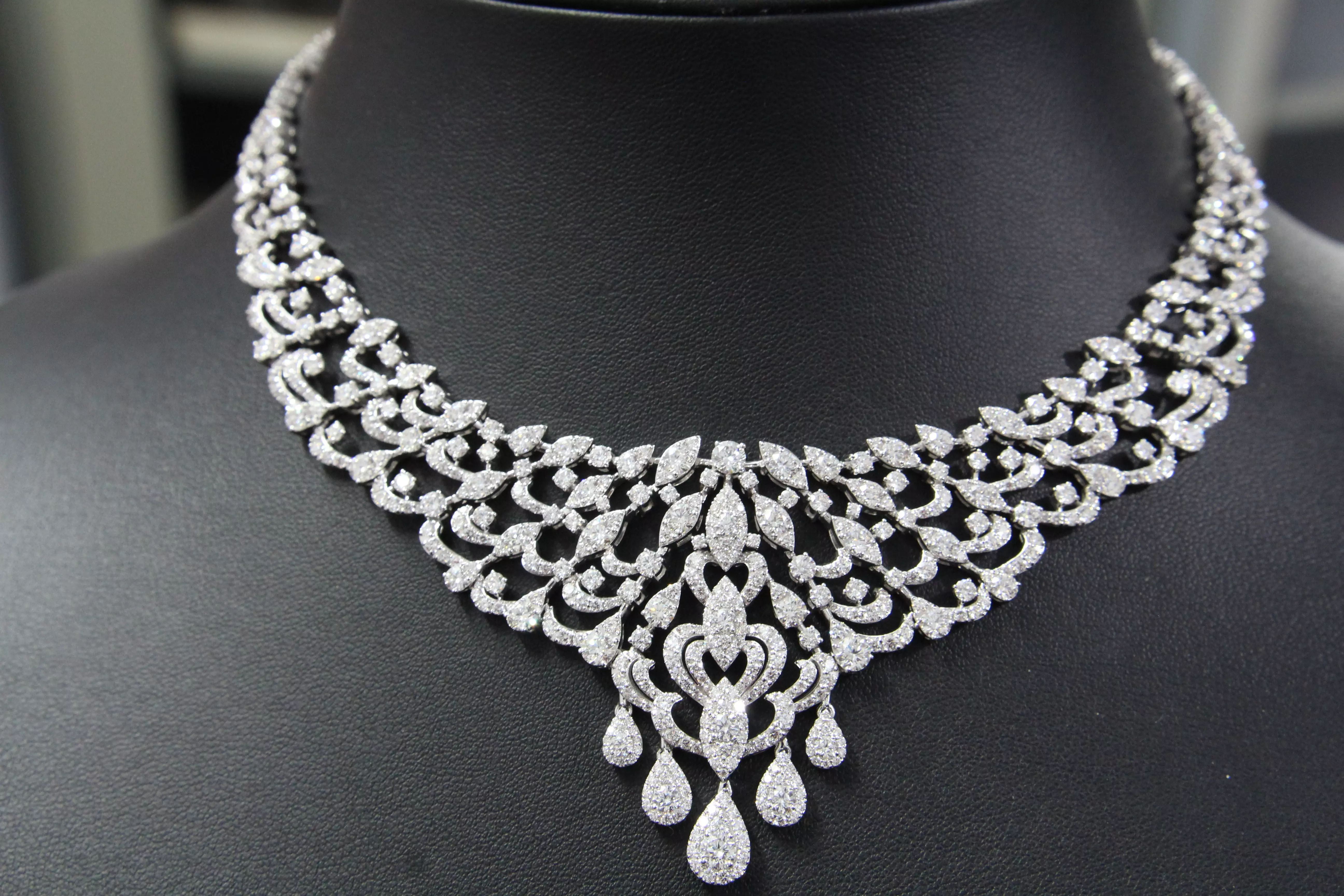 necklaces necklace with diamonds 3D print model_0