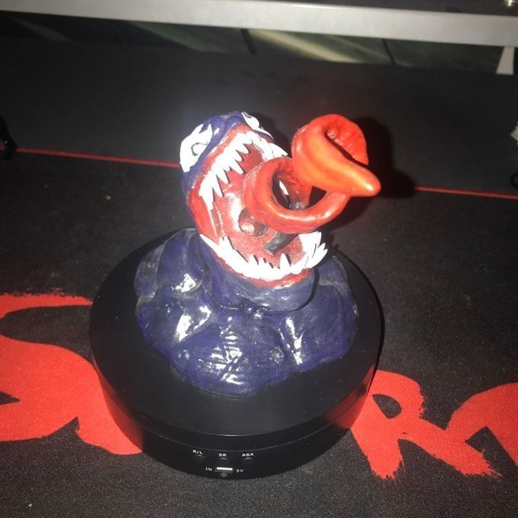 Venom pen holder 3D print model_4