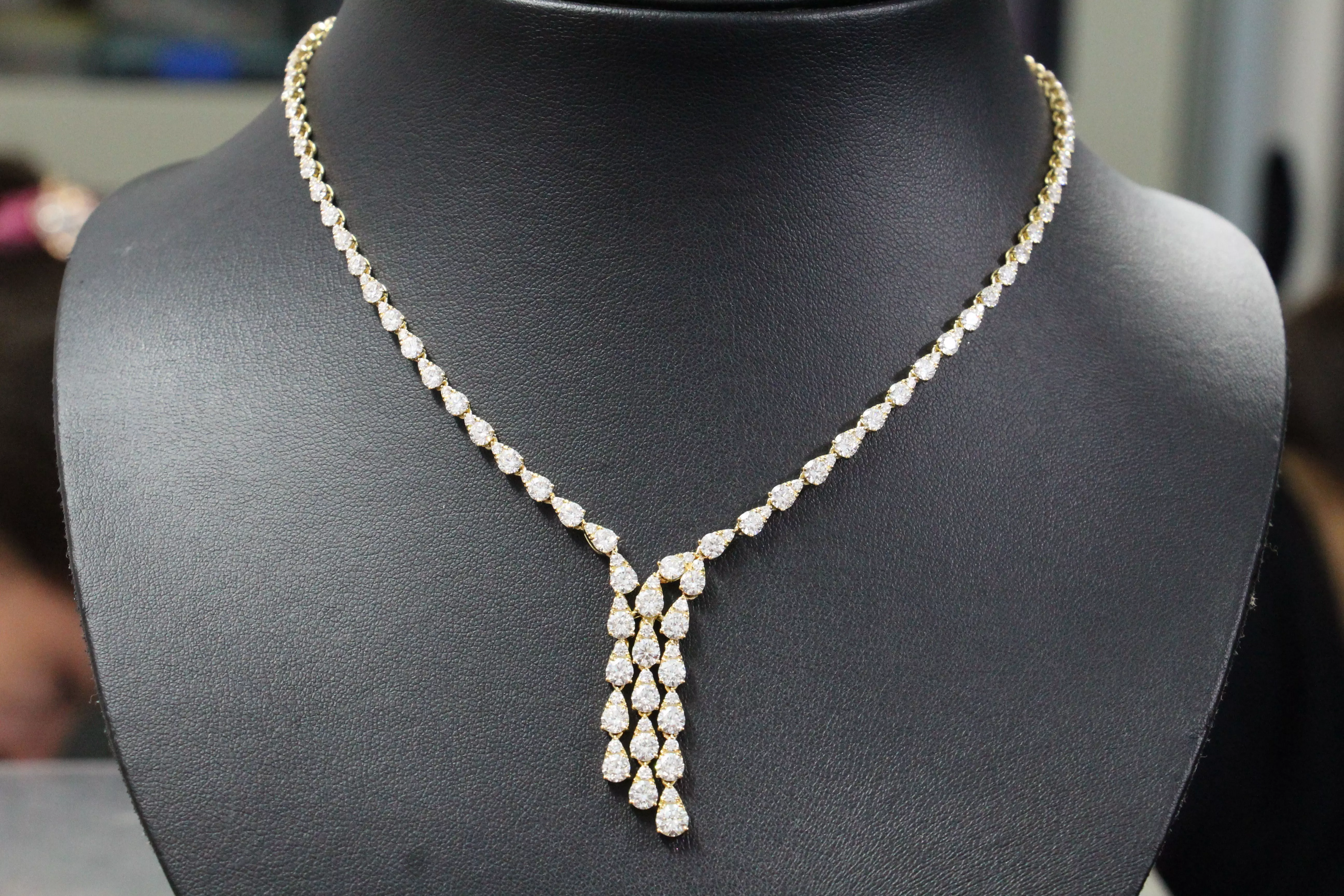 necklaces gold necklace with diamonds 3D print model_0