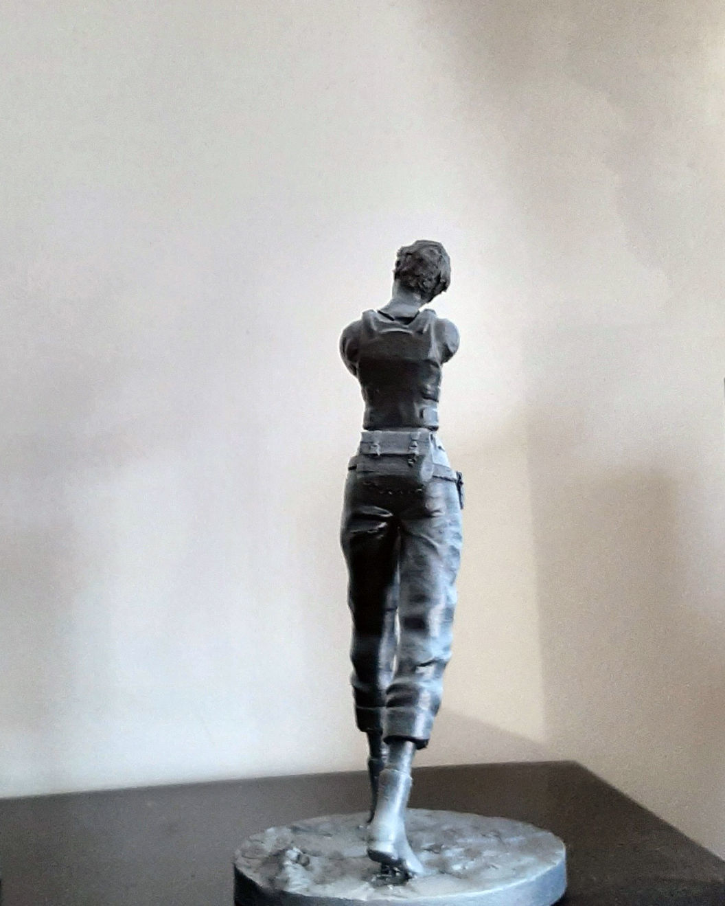 Resident Evil Rebecca Chambers aiming 3D print model_17