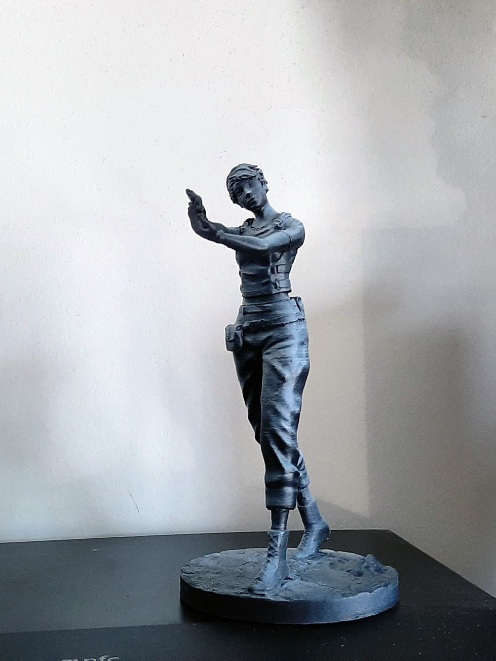 Resident Evil Rebecca Chambers aiming 3D print model_19