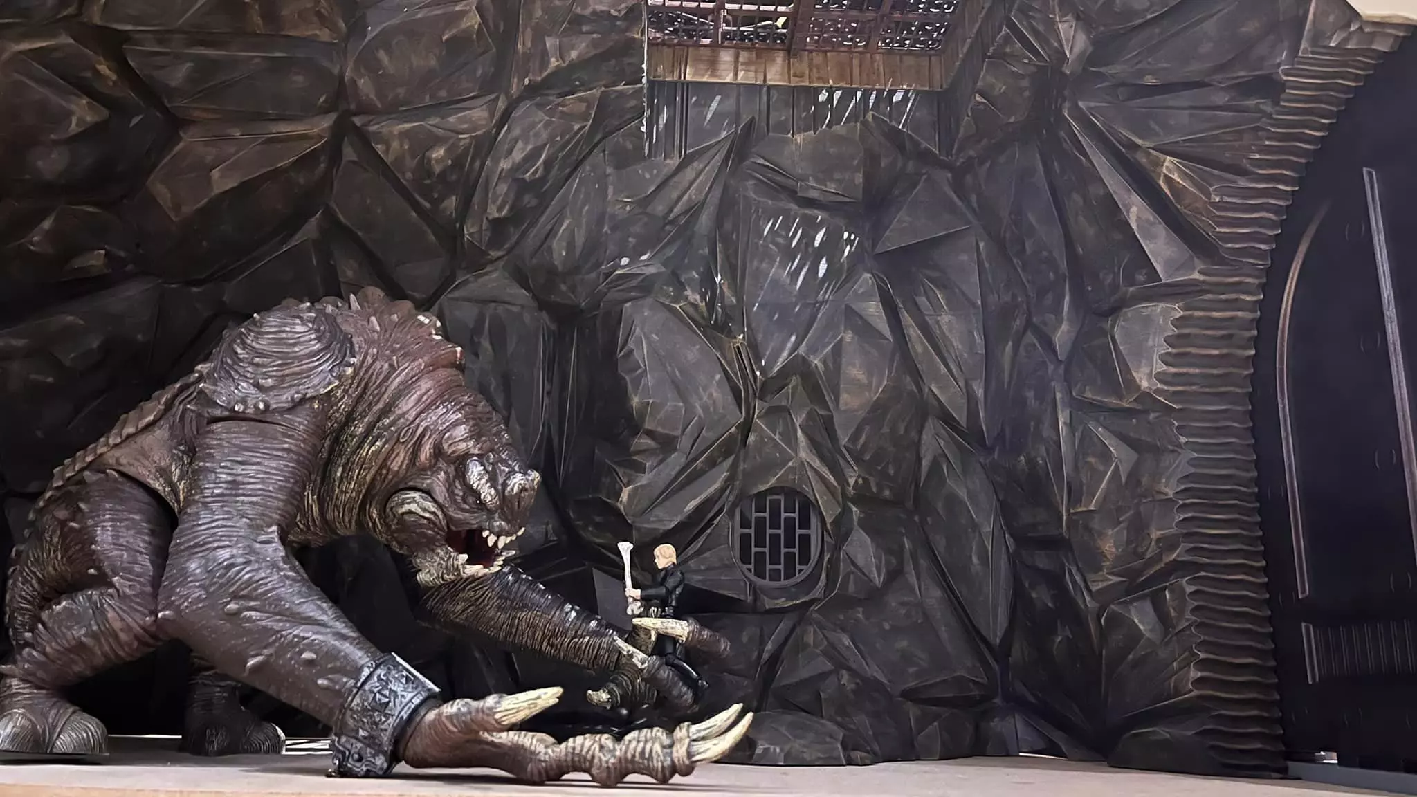 Jabbas Throne Room - Set 9 - Rancor Cave 1-18 scale Kenner 3D print model_58