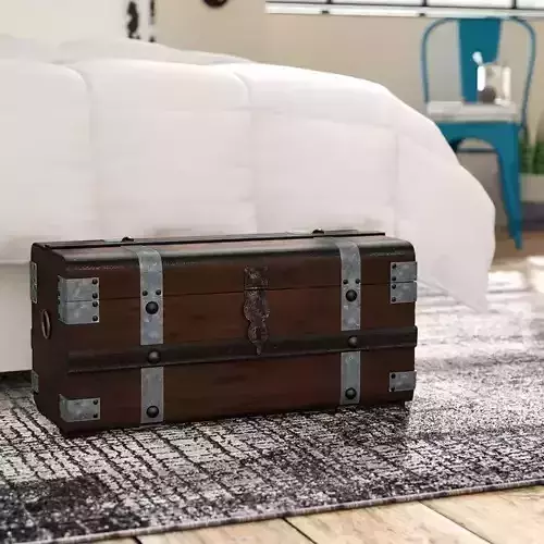 Collier Vintage Trunk