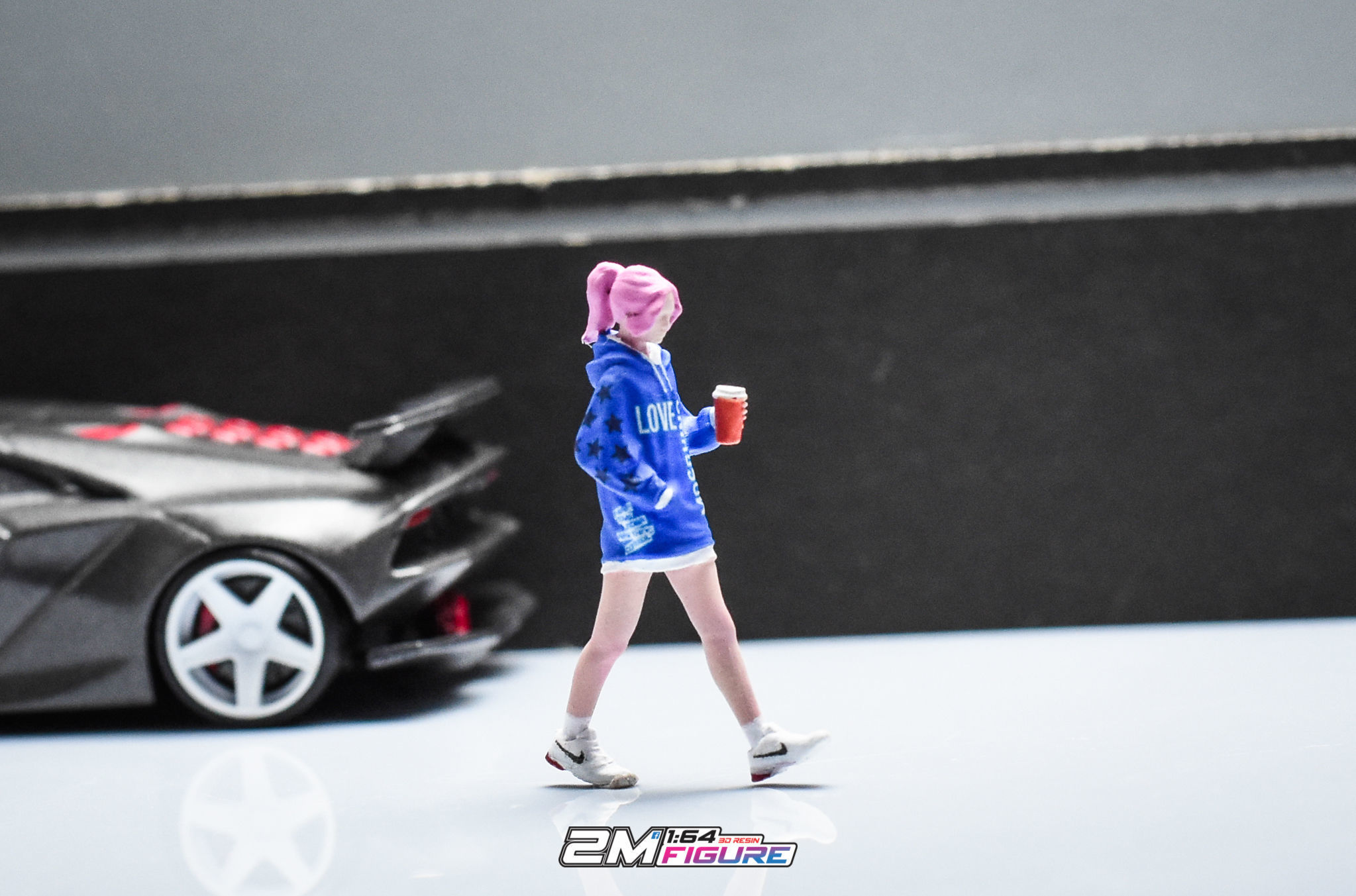 FIGURE GIRL WALKING SCALE 164 3D print model_5