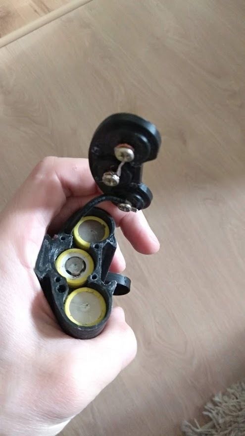 CASE FOR 18650 BATTERIES 11V 3D print model_10