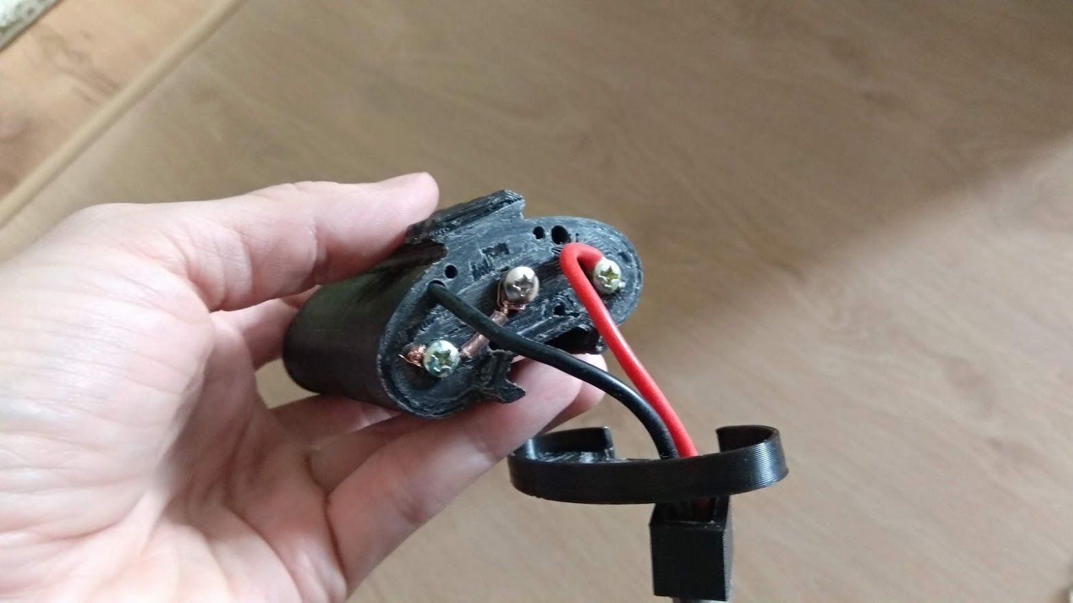 CASE FOR 18650 BATTERIES 11V 3D print model_9