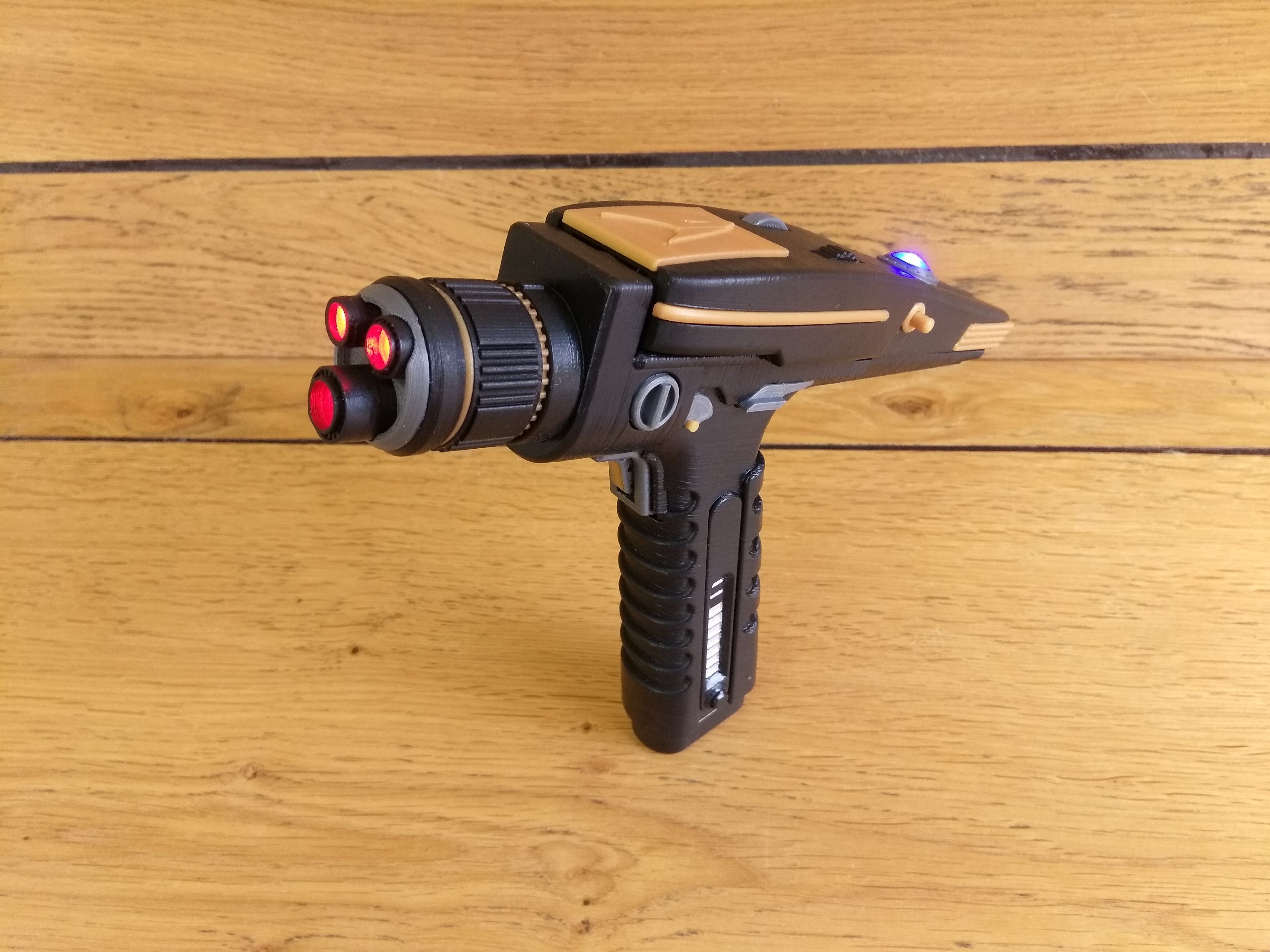 Discovery Phaser - Star Trek - Printable 3d model - STL 3D print model_28
