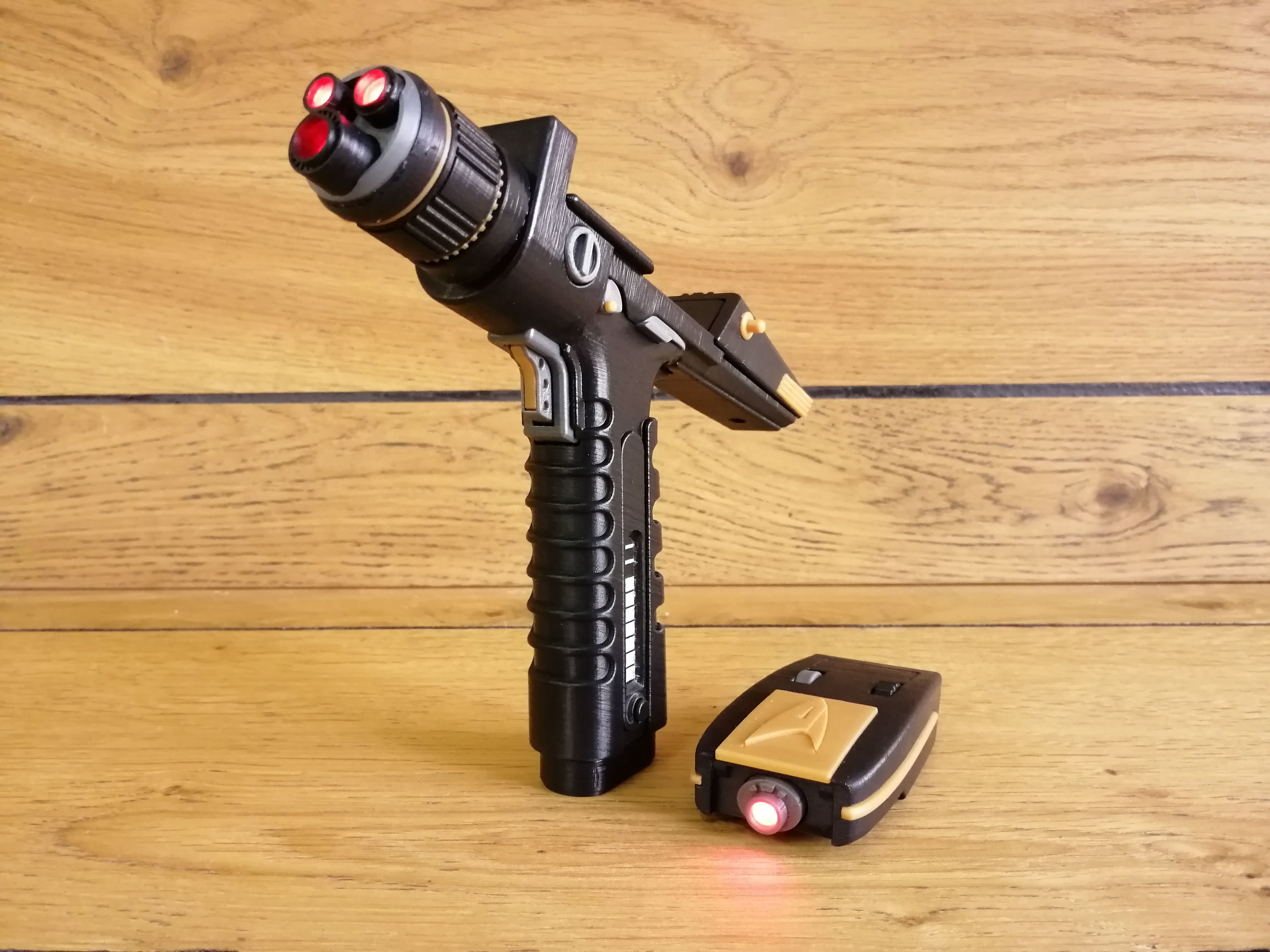 Discovery Phaser - Star Trek - Printable 3d model - STL 3D print model_32