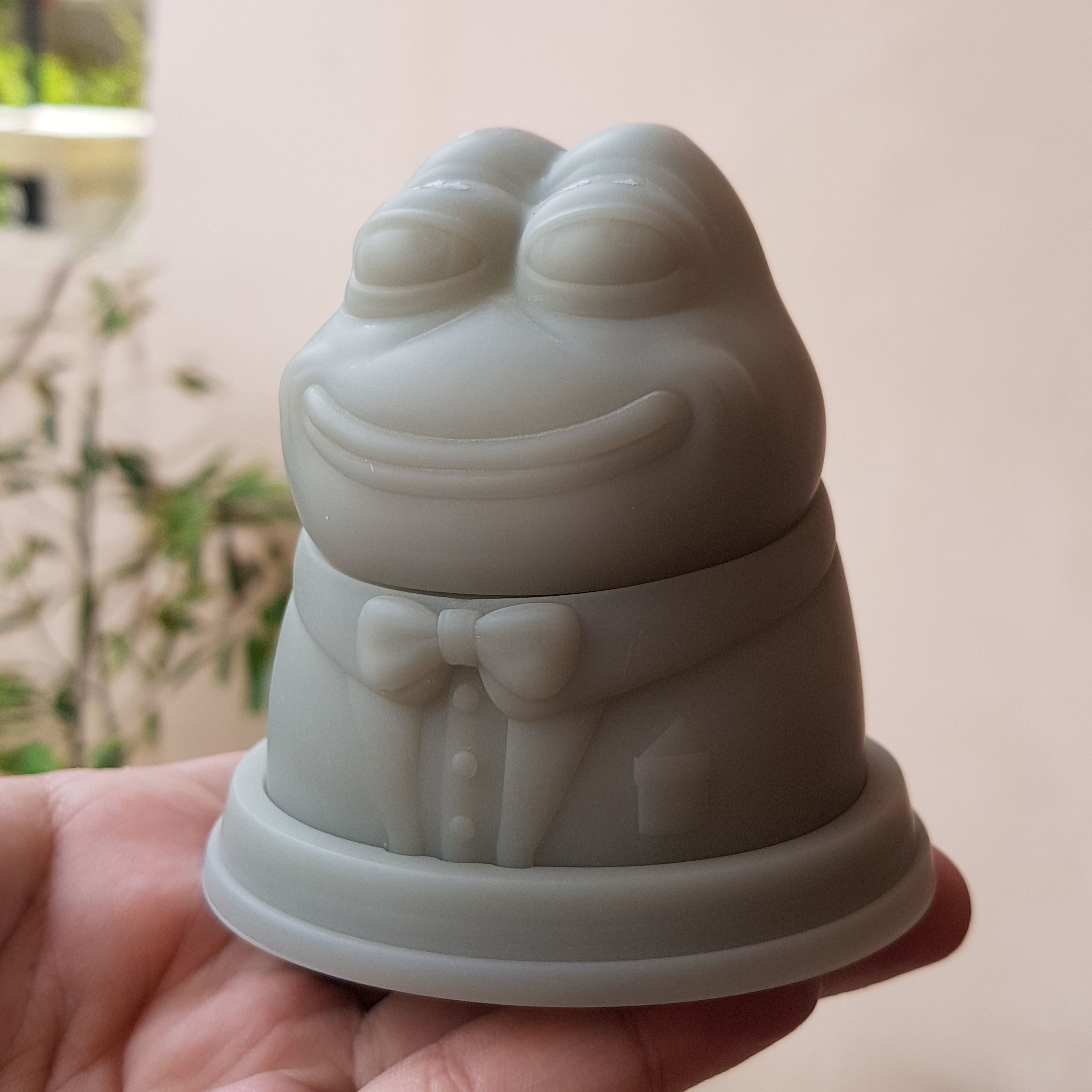 GENTLEMAN PEPE 3D print model_5
