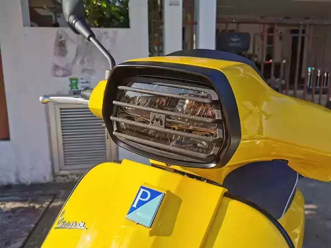 Vespa S headlight cover