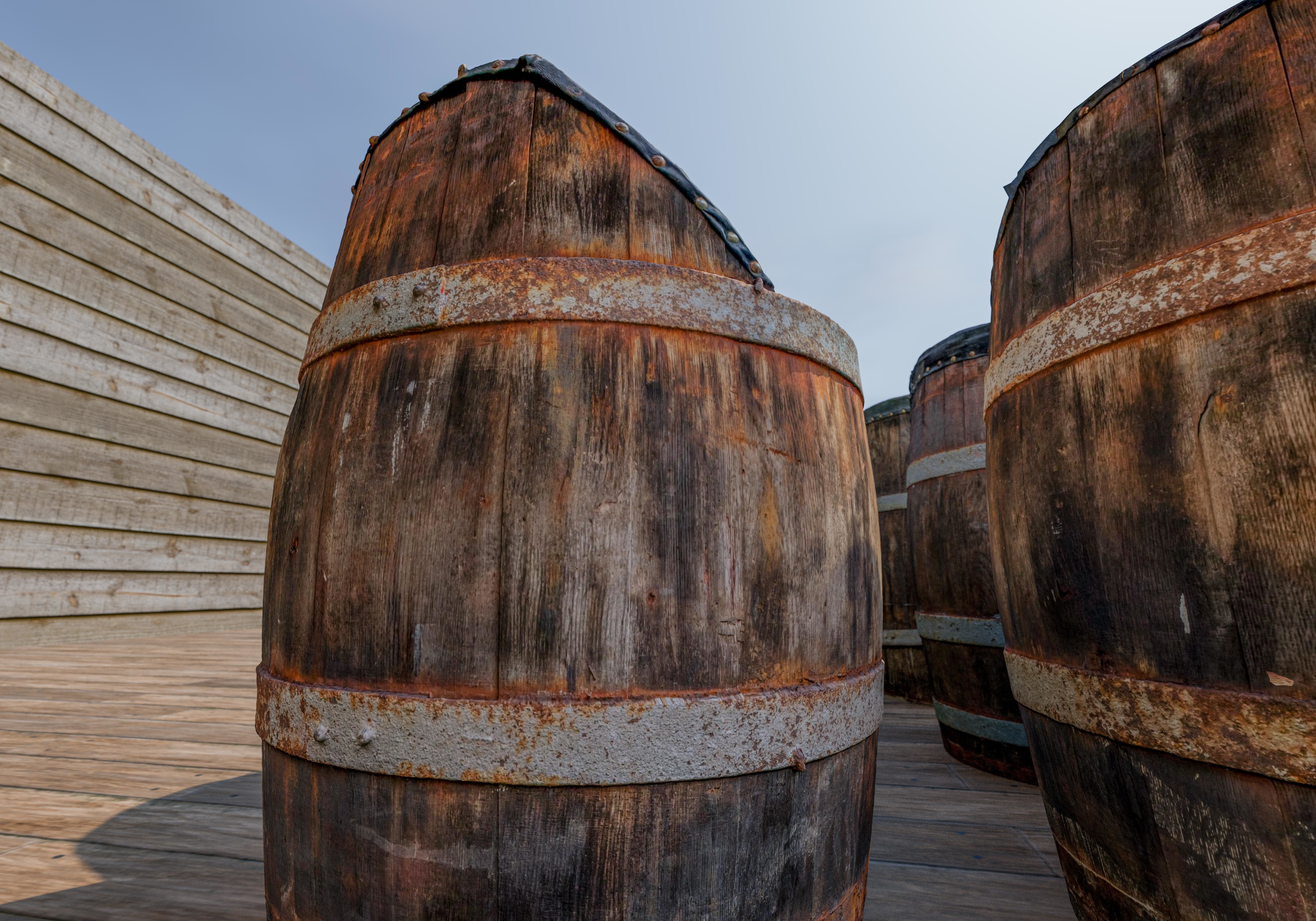 used wine barrel furniture scan with 4 LODs - Gameready Low-poly 3D model_10