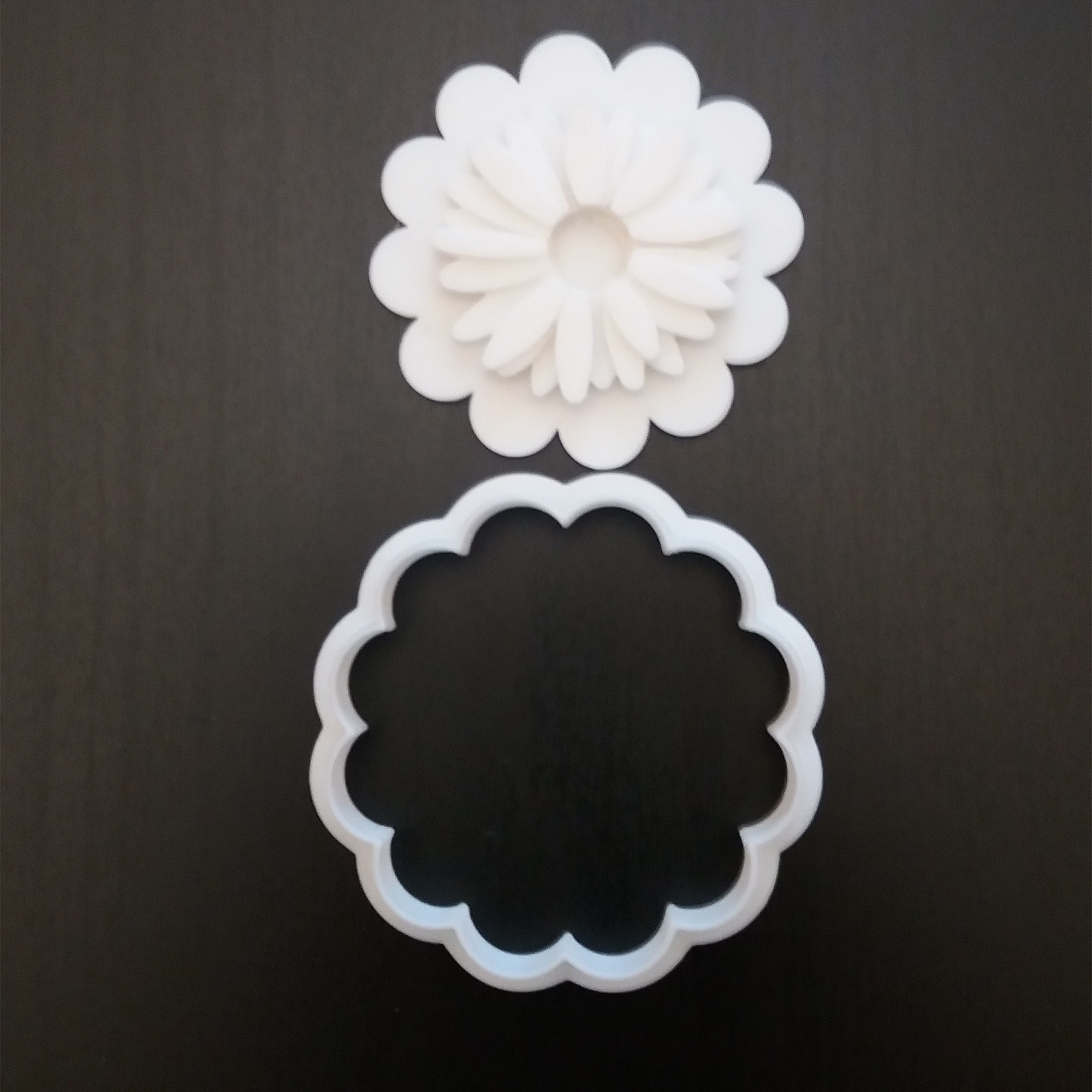 Cookie cutter with marker Daisy 3D print model_2