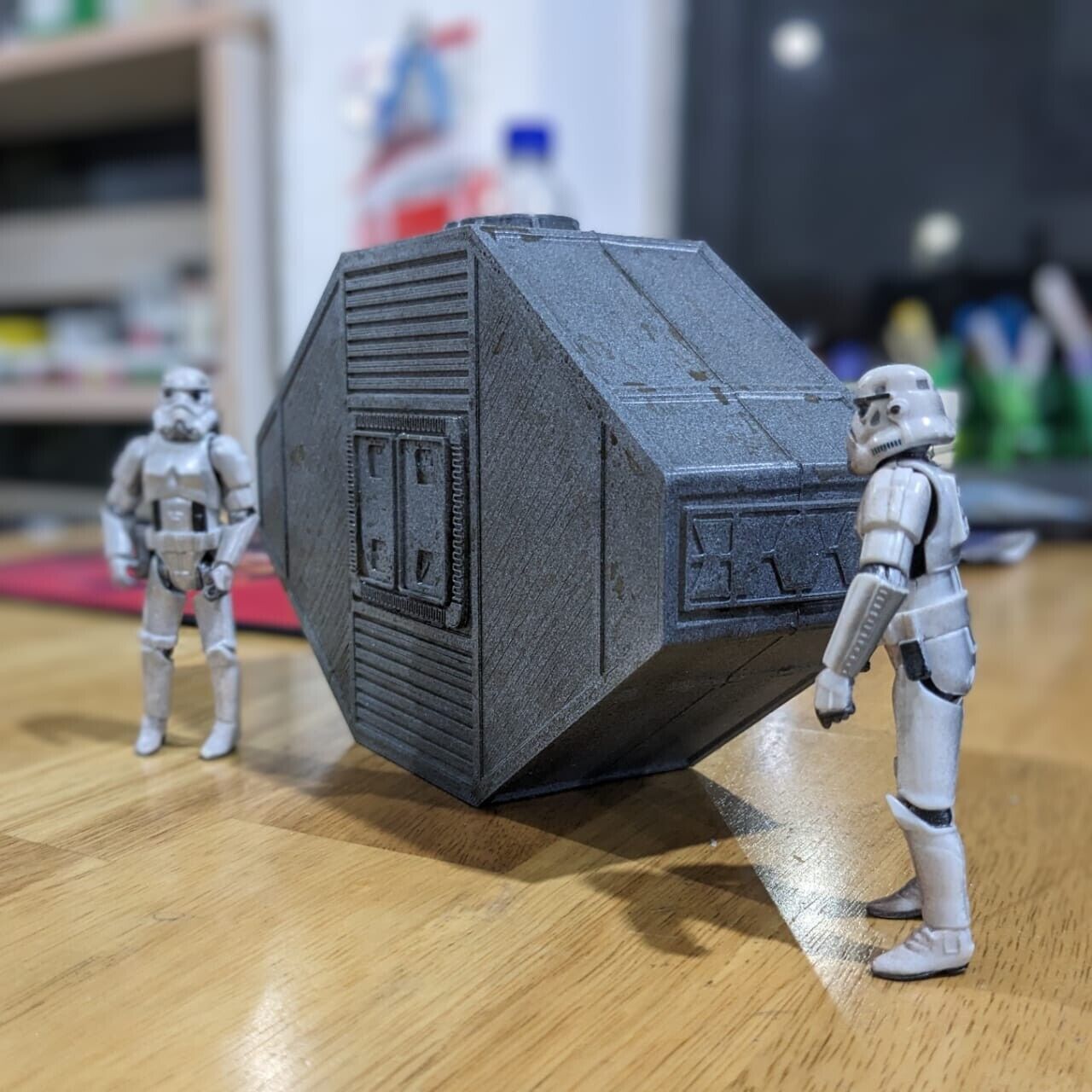 Hangar Container 1-6 scale Hottoys  3D print model_15